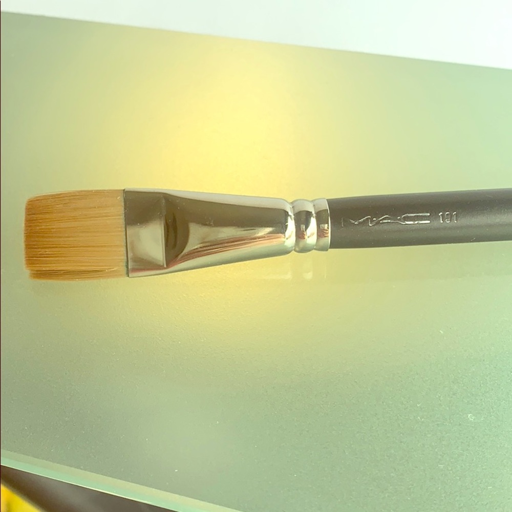 *RARE* MAC brush 111
